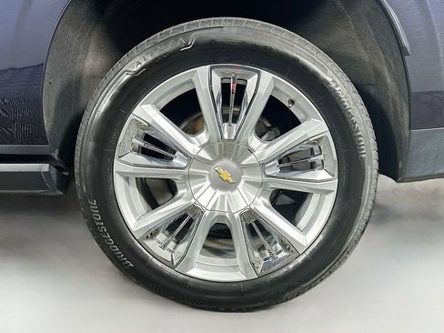 Used 2021 Chevrolet Suburban High Country w/ Premium Package image 35