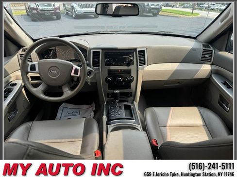 Used 2009 Jeep Grand Cherokee Laredo AWD/4WD image 11