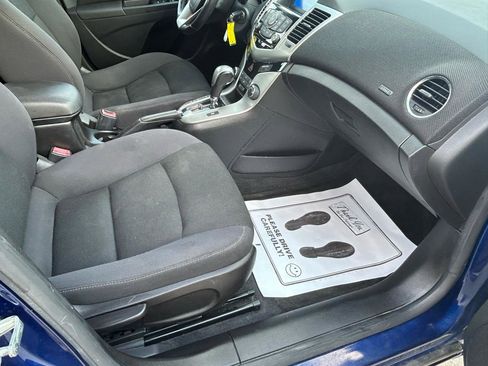 Used 2013 Chevrolet Cruze LT FWD image 12