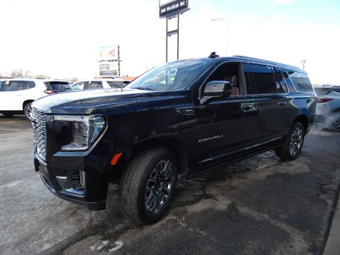 Used 2023 GMC Yukon XL Denali Ultimate image 6