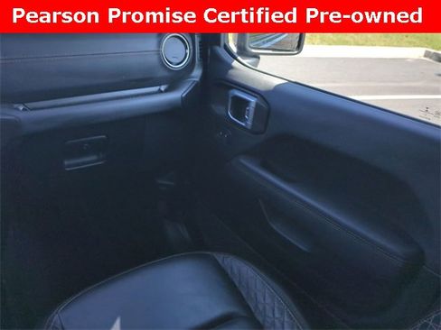 Used 2022 Jeep Gladiator Overland image 17