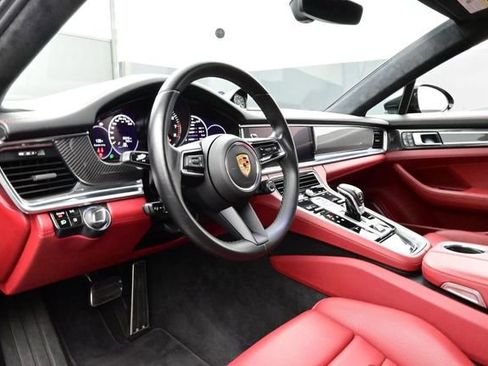 Certified 2024 Porsche Cayenne AWD/4WD image 4