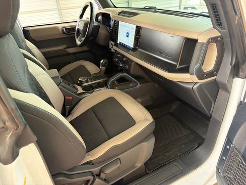 Used 2023 Ford Bronco Wildtrak AWD/4WD image 27