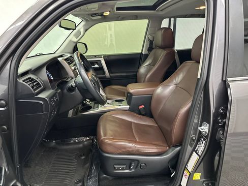Used 2019 Toyota 4Runner Limited AWD/4WD image 9