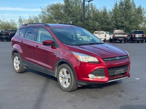 Used 2015 Ford Escape SE w/ Equipment Group 201A AWD/4WD image 9