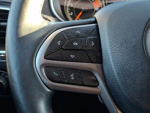 Certified 2019 Jeep Cherokee Latitude Plus w/ Comfort/Convenience Group image 26