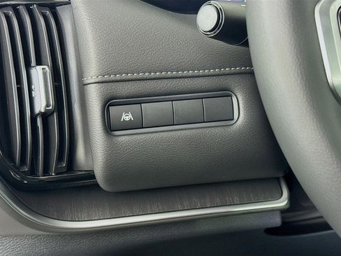 New 2026 Nissan Armada SV image 10