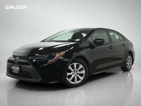 Used 2023 Toyota Corolla LE image 1