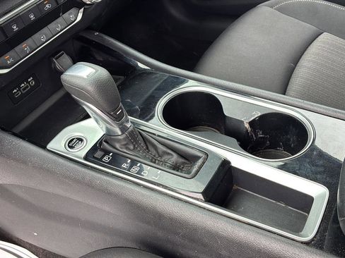 Used 2024 Nissan Altima 2.5 SV FWD image 24