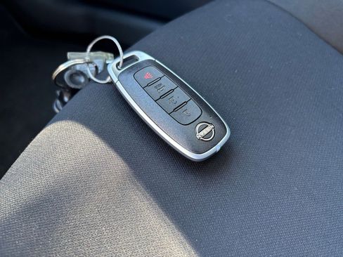 Used 2025 Nissan Sentra SV image 18