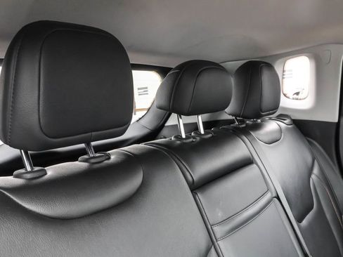 Used 2018 Jeep Compass Limited image 33