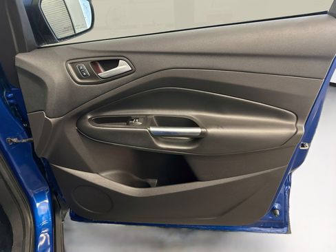 Used 2017 Ford Escape Titanium AWD/4WD image 34