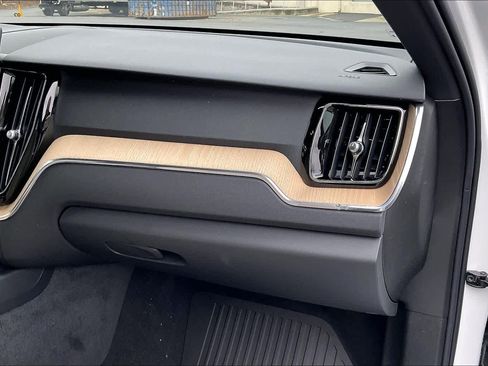 New 2026 Volvo XC60 T8 Plus w/ Protection Package Premier image 28