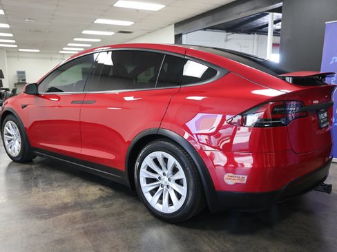 Used 2020 Tesla Model X Long Range AWD/4WD image 10