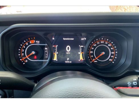 Used 2024 Jeep Wrangler Unlimited Rubicon w/ Technology Group image 21