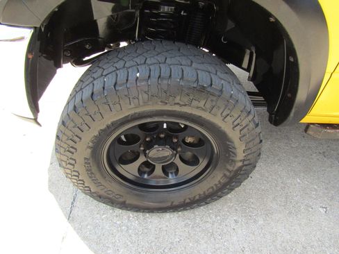 Used 2017 RAM 2500 Tradesman w/ Chrome Appearance Group image 9