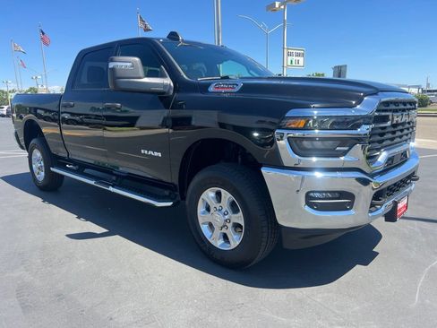 Used 2026 RAM 2500 Big Horn AWD/4WD image 10