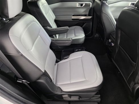Used 2021 Ford Explorer XLT w/ Equipment Group 202A image 28
