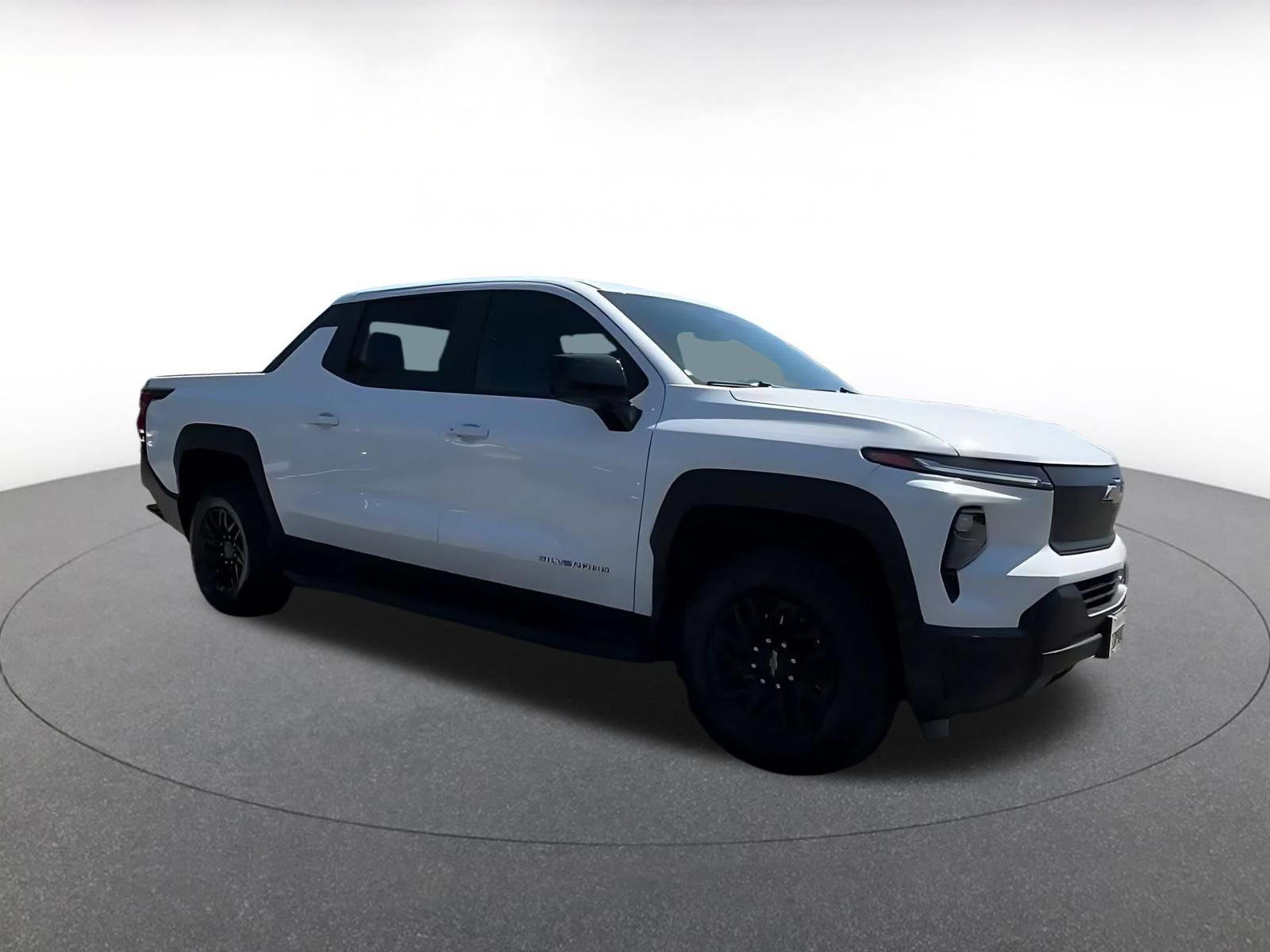 Used 2024 Chevrolet Silverado EV W/T AWD/4WD image 2