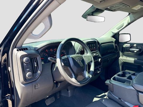 Used 2025 Chevrolet Silverado 1500 Custom Trail Boss w/ Dark Appearance Package image 9