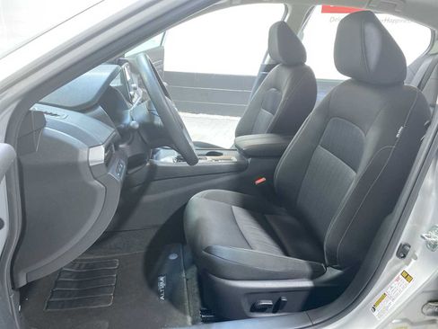 Used 2020 Nissan Altima 2.5 S AWD/4WD image 11