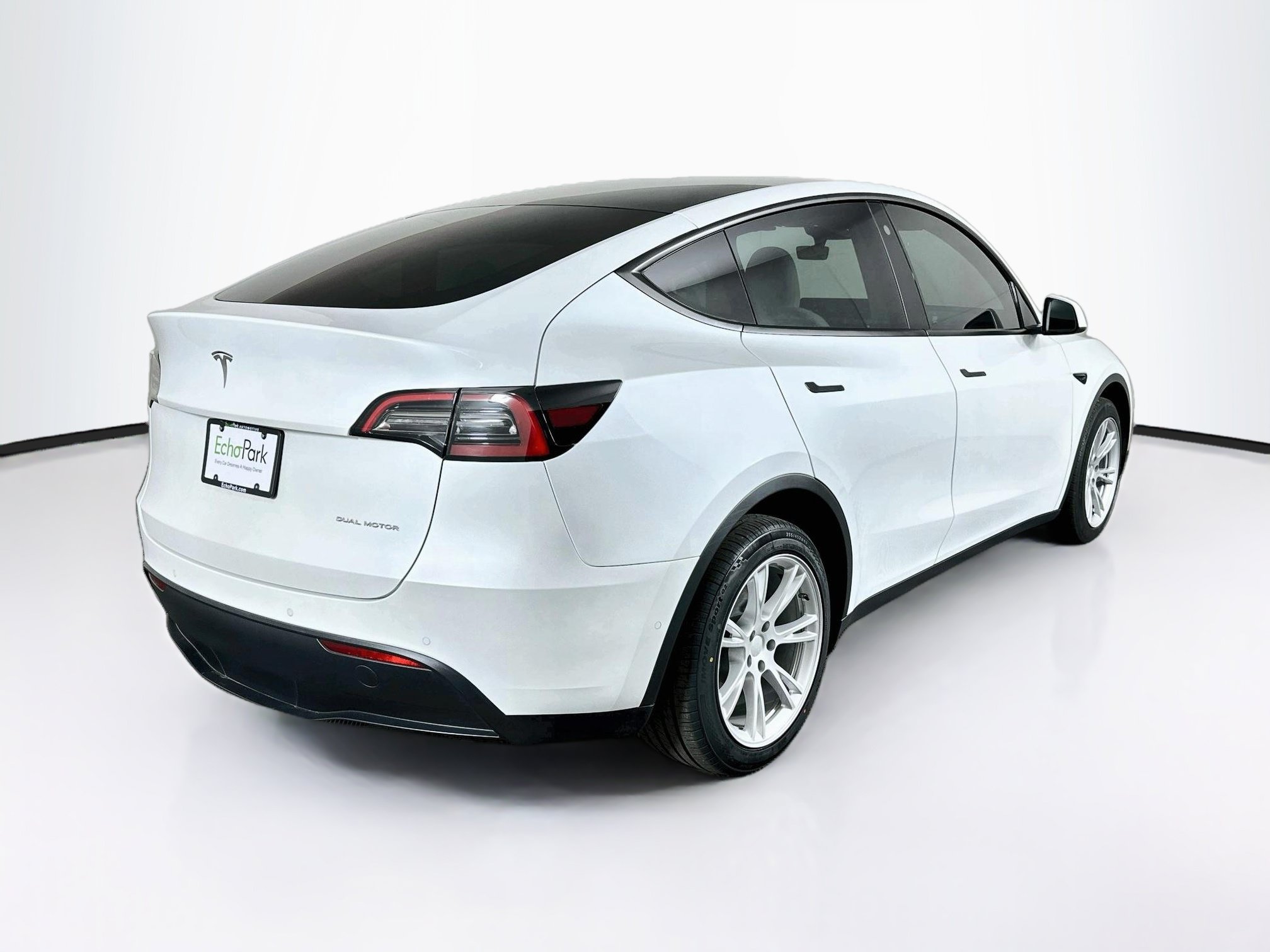 Used 2022 Tesla Model Y Long Range AWD/4WD image 9