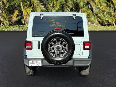 Used 2024 Jeep Wrangler Unlimited Sport AWD/4WD image 7