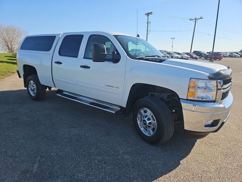 Used 2011 Chevrolet Silverado 2500 LT w/ Interior Plus Package RWD image 7