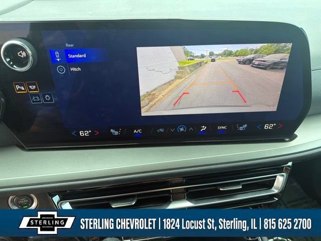 Used 2025 Chevrolet Traverse LT FWD image 23