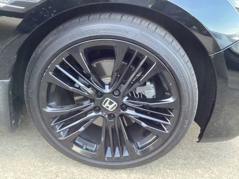 Used 2019 Honda Accord Sport image 7