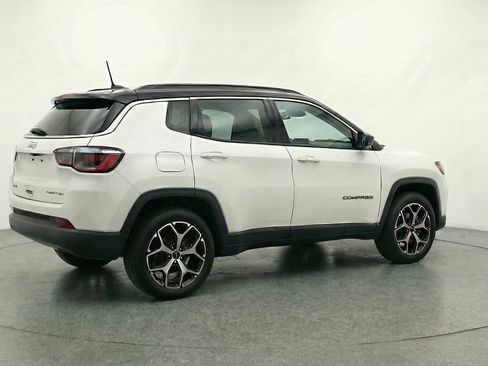 Used 2025 Jeep Compass Limited AWD/4WD image 9
