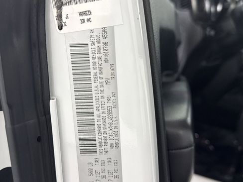 Used 2020 Jeep Wrangler Sport image 27