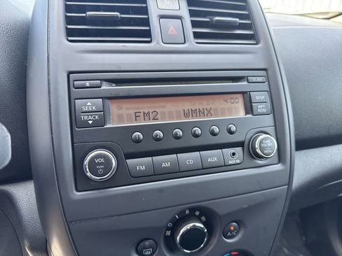 Used 2015 Nissan Versa S FWD image 18