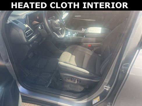 Used 2025 Chevrolet Traverse LT image 16