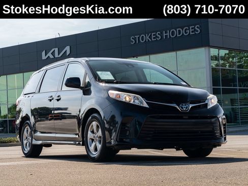 Used 2019 Toyota Sienna LE FWD image 1