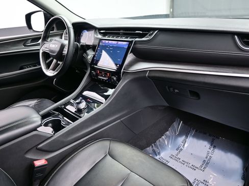 Used 2022 Jeep Grand Cherokee L Limited image 15