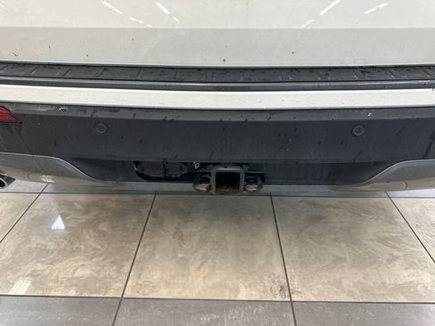Used 2023 Ford Explorer XLT w/ Equipment Group 202A AWD/4WD image 6