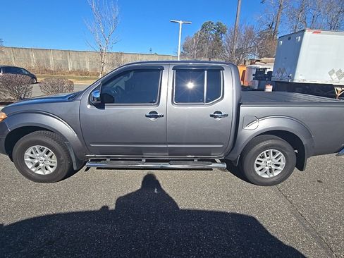 Used 2019 Nissan Frontier SV w/ Value Truck Package image 8
