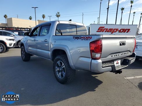 Used 2017 Toyota Tacoma 4x4 Double Cab image 3
