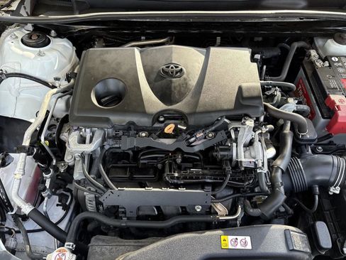 Used 2020 Toyota Camry SE image 29
