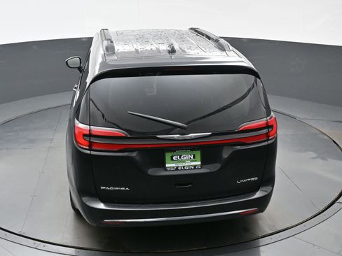 Used 2022 Chrysler Pacifica Limited FWD image 39
