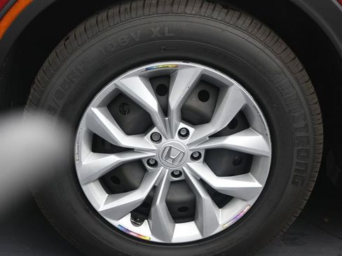 Used 2025 Honda CR-V LX image 9
