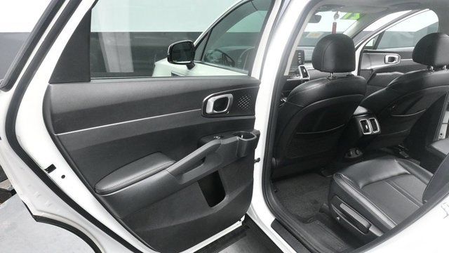 Used 2021 Kia Sorento EX FWD image 25