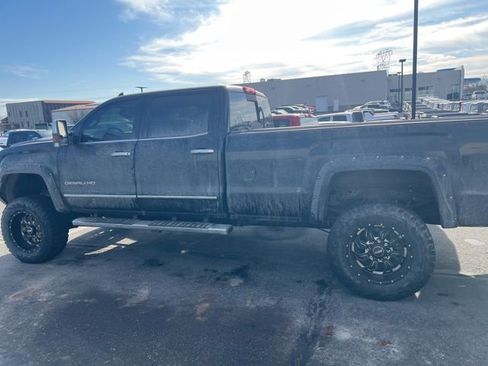 Used 2019 GMC Sierra 3500 Denali w/ Duramax Plus Package image 14