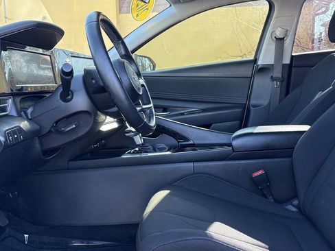 Used 2021 Hyundai Elantra SEL w/ Convenience Package image 18