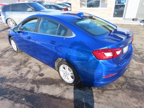 Used 2017 Chevrolet Cruze LT FWD image 24