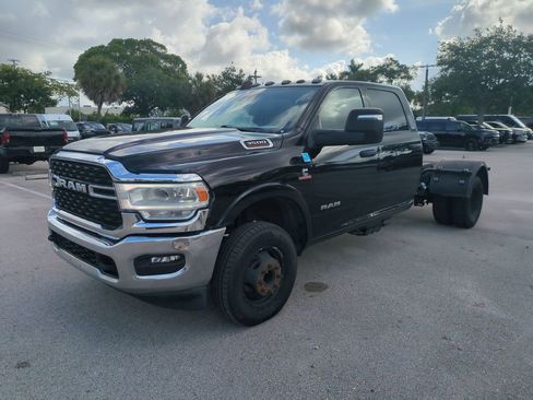Used 2023 RAM 3500 SLT w/ Quick Order Package 2YG SLT AWD/4WD image 10