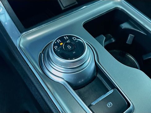 Used 2022 Ford Edge Titanium image 17