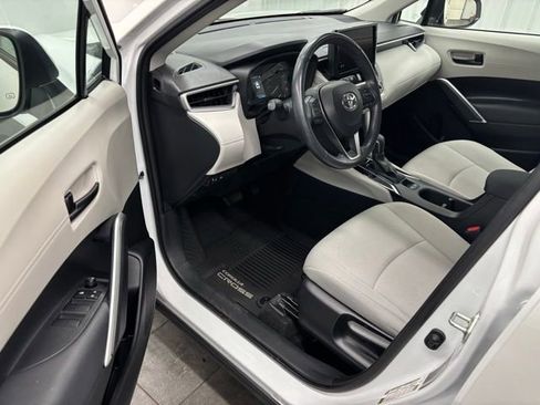 Used 2023 Toyota Corolla Cross LE image 12