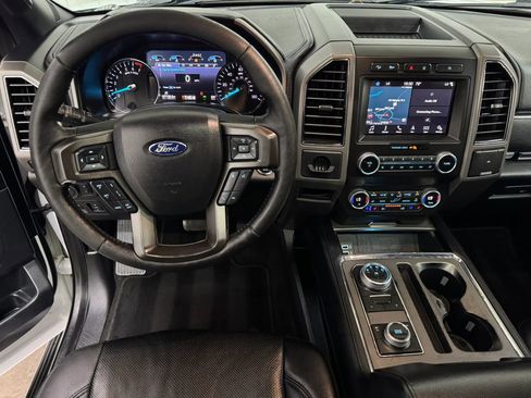 Used 2019 Ford Expedition XLT w/ Equipment Group 202A AWD/4WD image 14